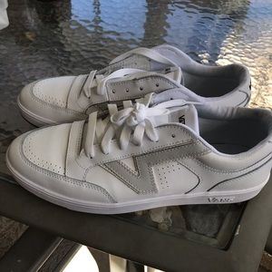 VANS LowLand CC Flying V Leather Skate Shoes White M11.5 W13